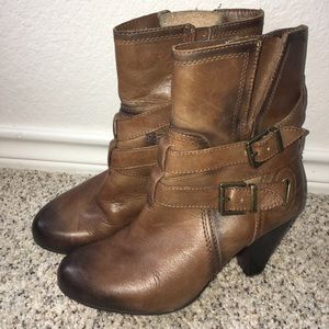 Arturo Chiang ankle boots